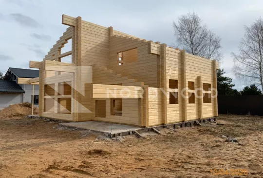 Сборка стенового комплекта дома из клееного бруса площадью 179,2 кв. м. фото 4 - NORDWOOD