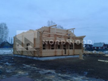 Сборка дома из оцилиндрованного бревна площадью фото 3 - NORDWOOD